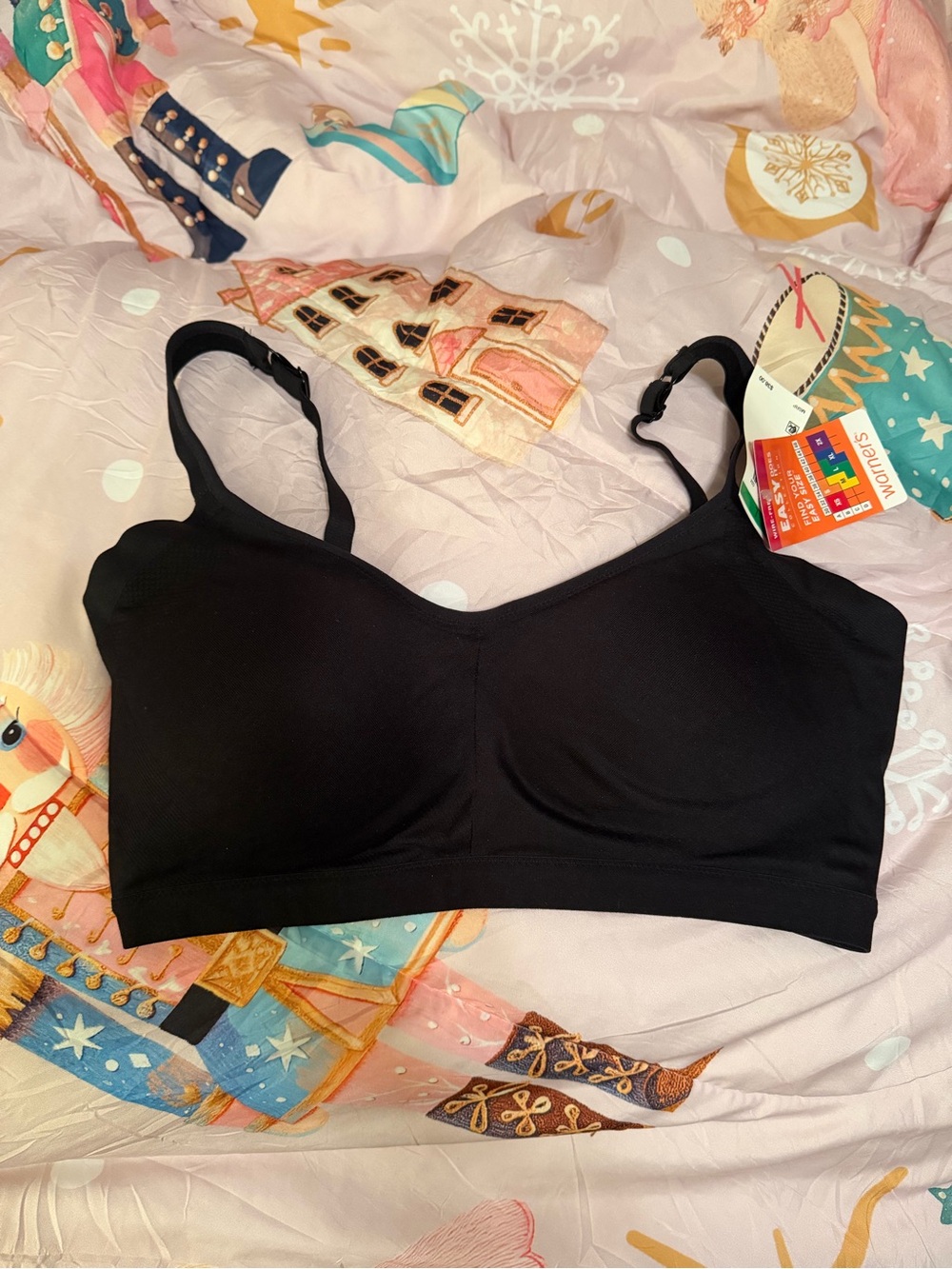 NWT Warner's Black Seamless Wireless Bra with Adjustable Straps size large